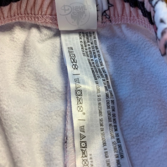 Disney’s Marie Pajama Set - Picture 14 of 14